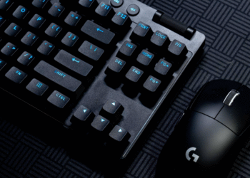 一套键鼠控制两台电脑？Mouse without Borders全教程来了！